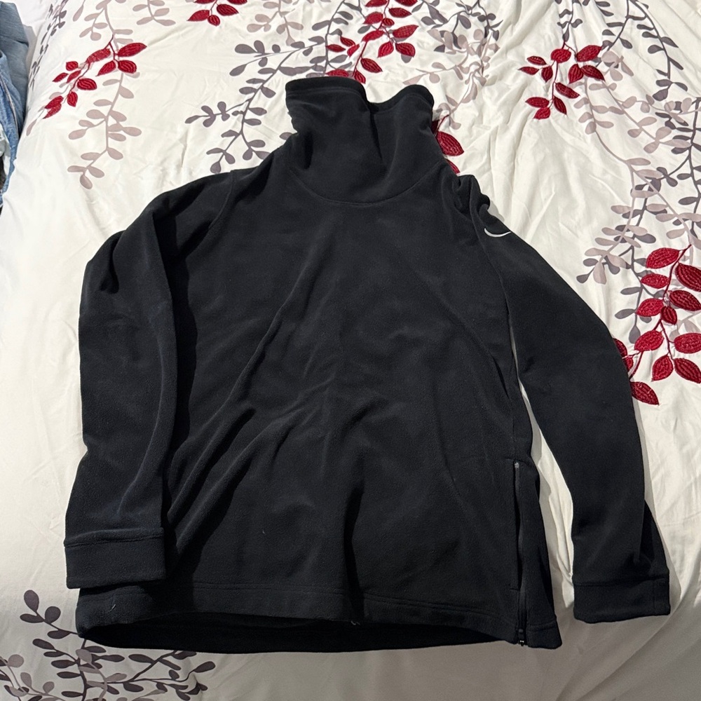 Nike women’s  Turtleneck Black fleece